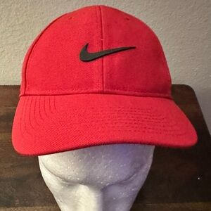 Nike Legacy‎ Dri fit hat red
